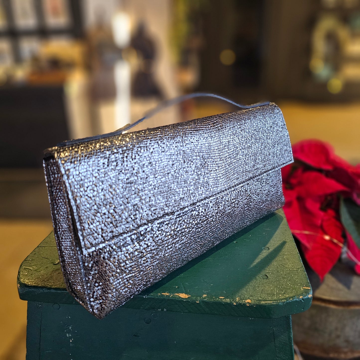 TOP HANDLE CLUTCH DISCO BALL