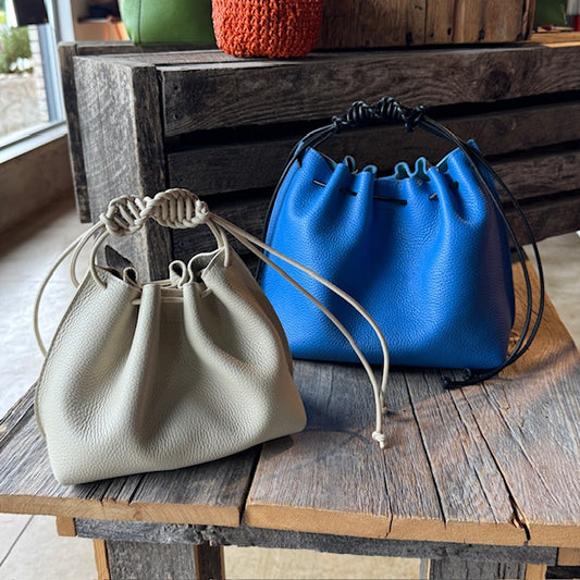 MEDIUM DRAWSTRING HARBOR BLUE PEBBLED CALF