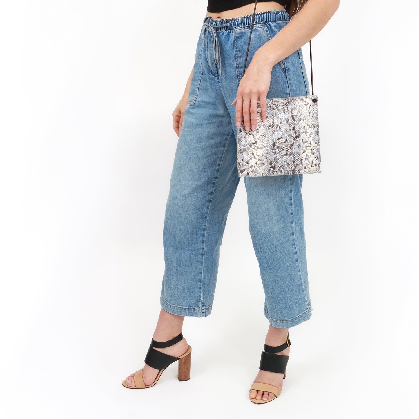 STRAPPY POUCH BUFF SUEDED CROCO