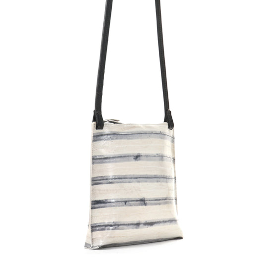 LARGE STRAPPY POUCH STRIPED EEL