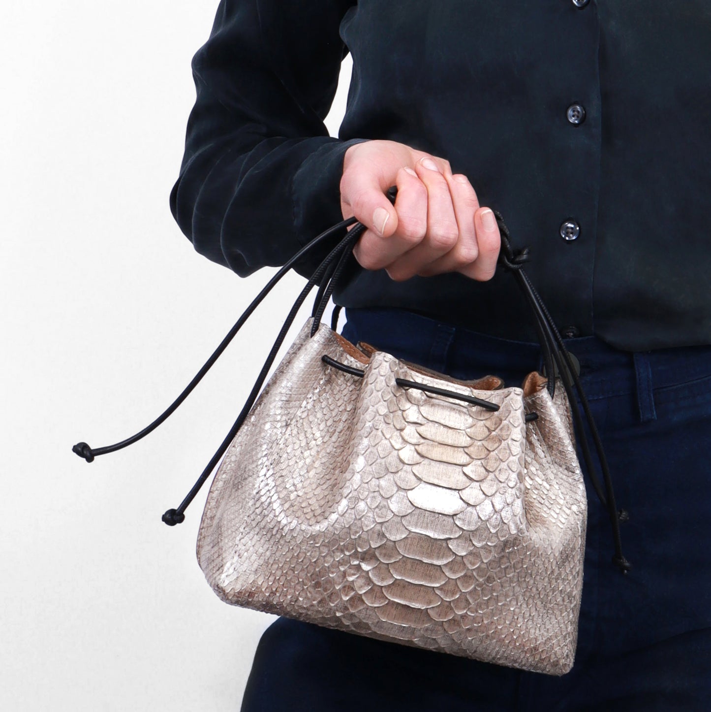 MINI DRAWSTRING BAG ORCHID PEBBLED CALF