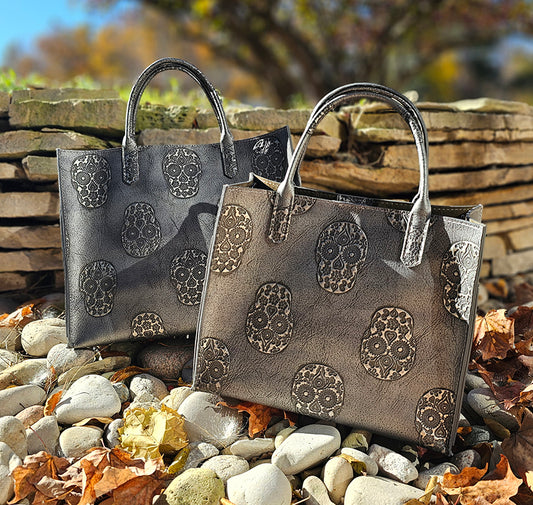 SMALL HARBOR TOTE PEWTER SKULL