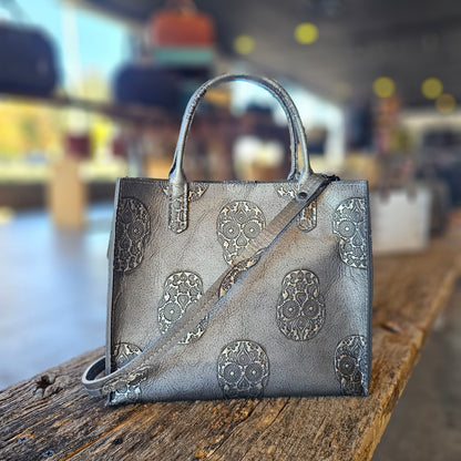 MINI HARBOR TOTE PEWTER SKULL