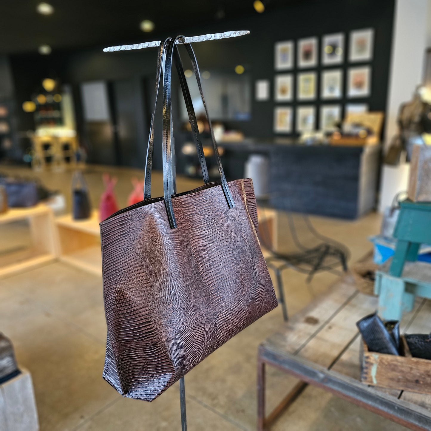 CLASSIC SHOPPER BROWN EMBOSSED LIZARD