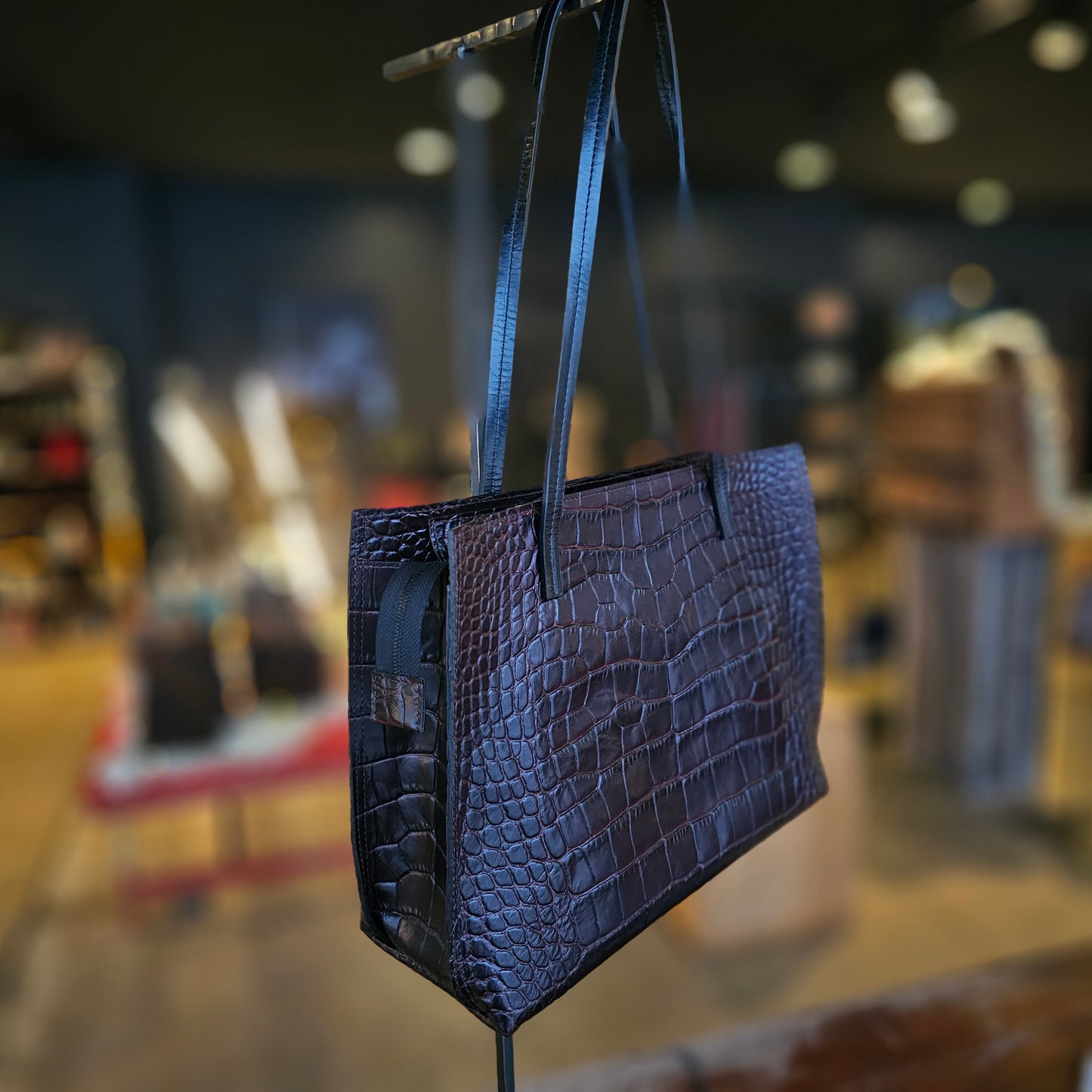 STRAPPY DAYBAG ESPRESSO EMBOSSED GATOR