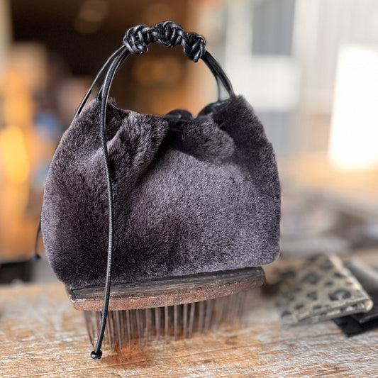 MINI DRAWSTRING BAG BLACK SNOW TOPPED SHEARLING