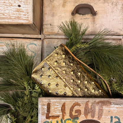 TOP HANDLE CLUTCH GOLD STUD