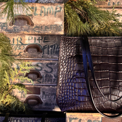 STRAPPY DAYBAG ESPRESSO EMBOSSED GATOR