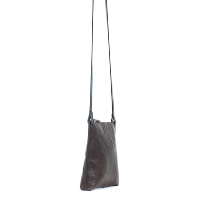 LARGE STRAPPY POUCH CAROB RUMPLED SHEEPSKIN