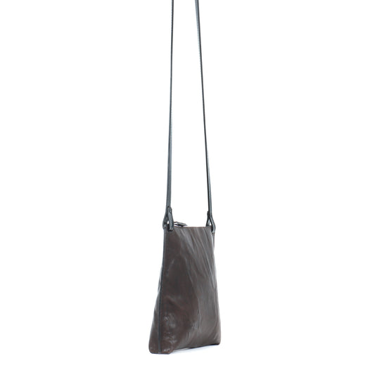 LARGE STRAPPY POUCH CAROB RUMPLED SHEEPSKIN
