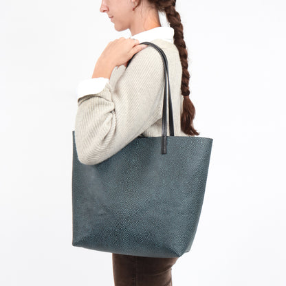 ESSENTIAL TOTE DARK NAVY EMBOSSED CROC