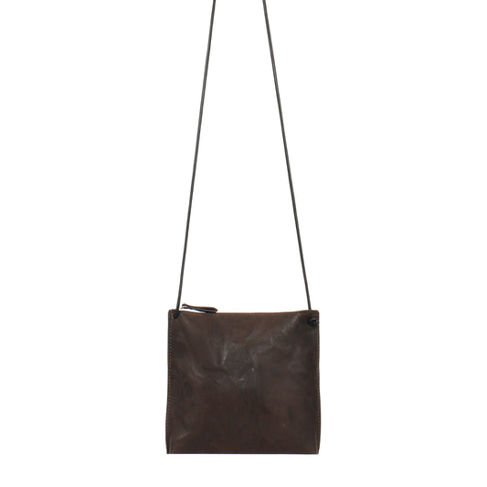 STRAPPY POUCH CAROB RUMPLED SHEEPSKIN