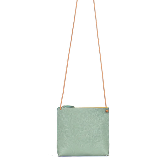 STRAPPY POUCH LAUREL PEBBLED CALF