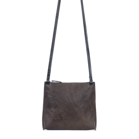 LARGE STRAPPY POUCH CAROB RUMPLED SHEEPSKIN