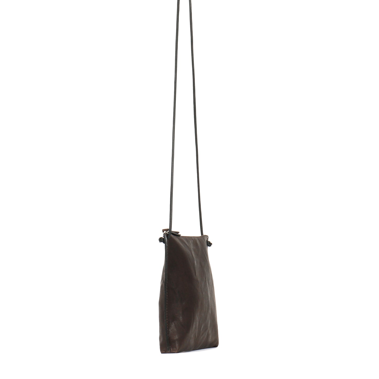 STRAPPY POUCH CAROB RUMPLED SHEEPSKIN