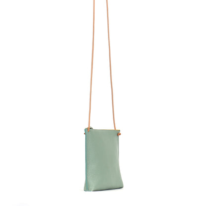 STRAPPY POUCH LAUREL PEBBLED CALF