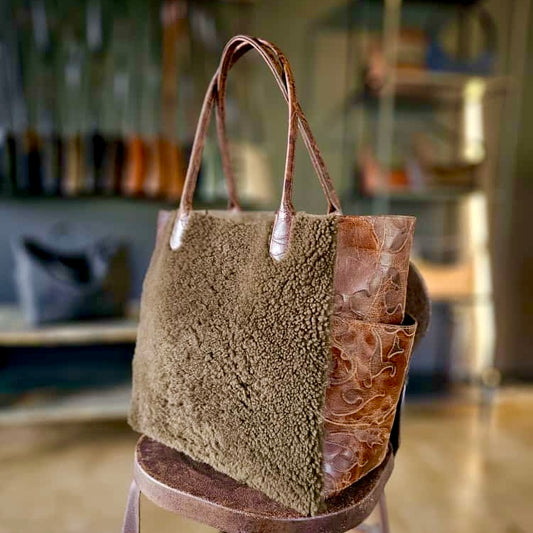 SMALL SLOUCHY POCKET TOTE BROWN FLORENTINE WITH OLIVE CURLY SHEARLING PANEL