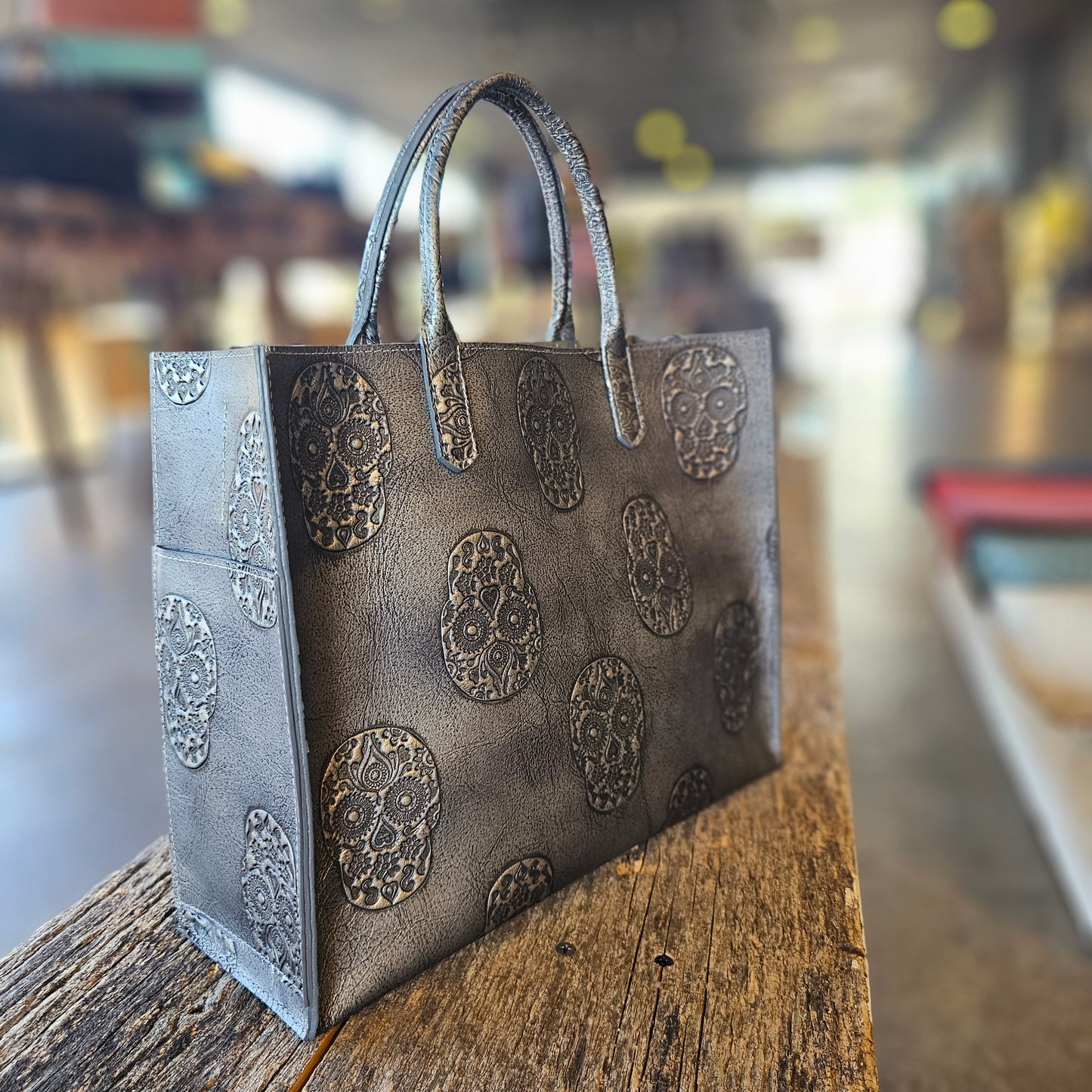 SMALL HARBOR TOTE PEWTER SKULL