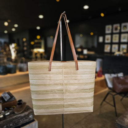 ESSENTIAL TOTE HAND PAINTED EEL