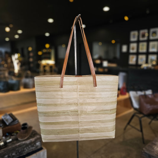 ESSENTIAL TOTE HAND PAINTED EEL
