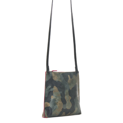 LARGE STRAPPY POUCH CAMO W PINK